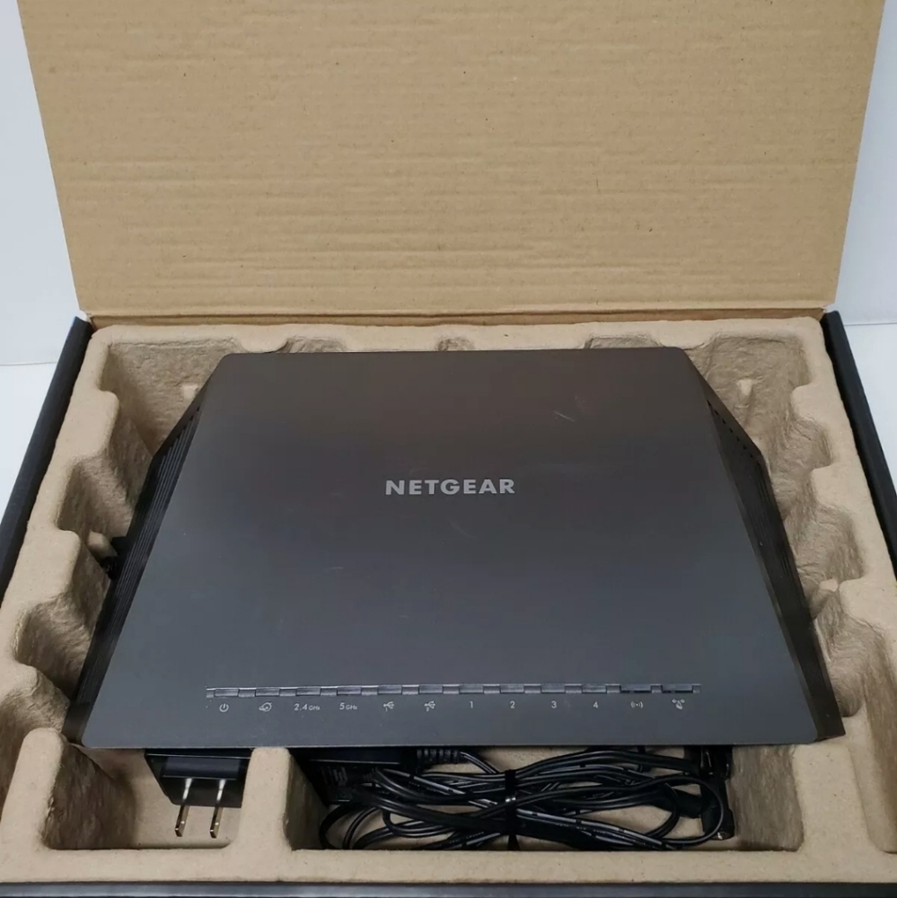 NETGEAR Nighthawk AC1900 (R7000) Smart Dual-Band Wi-Fi Router Gaming - Picture 2 of 6
